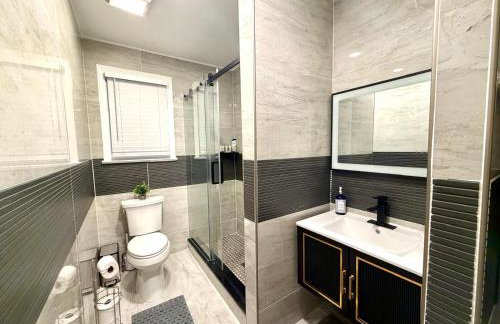 3BR Home 2 Baths Bonus Room, Minutes to NYC - Photo 31