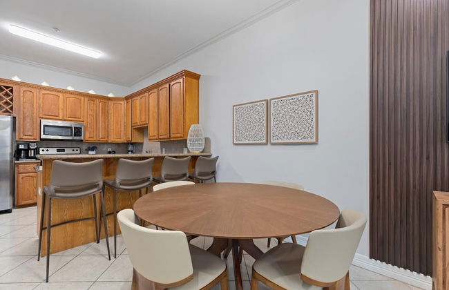 Modern Ground flr Condo 1/2 Block to Beach w Pool! - Foto 21