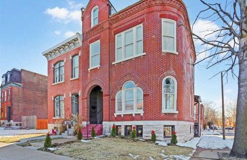 Jefferson Avenue- Large St Louis Home Game Room & Walkable Location - Photo 34