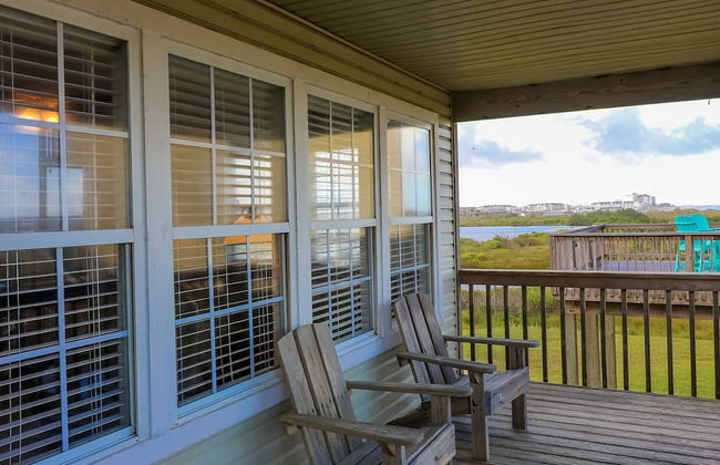 2nd Row Beach Home Ocean Views Old School Vibes - 1 min Walk to Sunny Beach - Foto 11