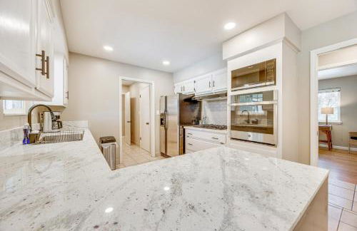 Shop, Hike and Explore Fresno Home with Private Pool! - Foto 11