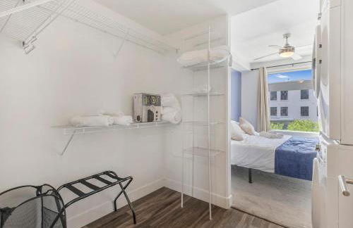 Apt in Heart of SLC - King Bed - Gym - Smart TV - Foto 14