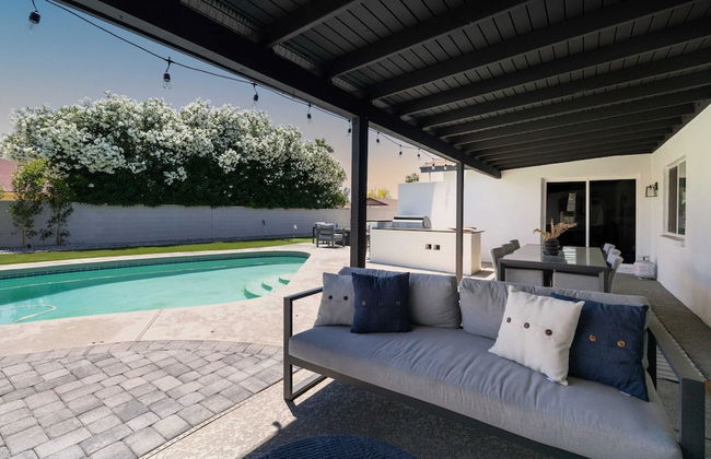 Grayhawk by Avantstay Modern Home w/ Pool, Hot Tub, Bocce, Fire Pit, Pool Table, Putt-putt & Putting Green - Foto 6