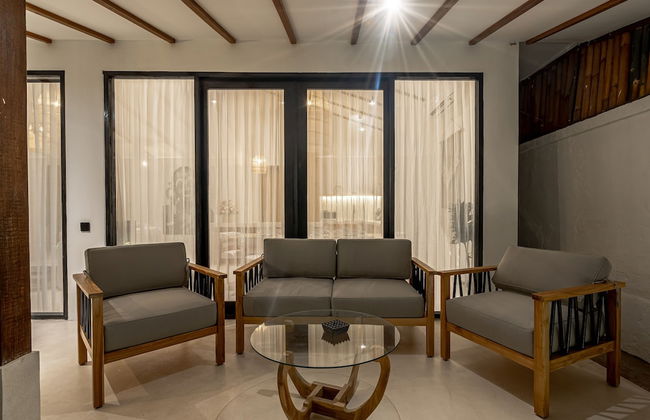 Udara by EVDEkimi - Spacious 4BR Pool villa with Lush garden at Artistic Center of Ubud - Foto 69