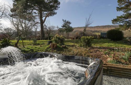 White Haywood Farmhouse - Photo 5