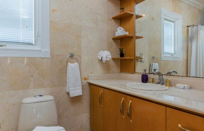 NEW Premium Luxury 2BR 3BA Pool House - Foto 14