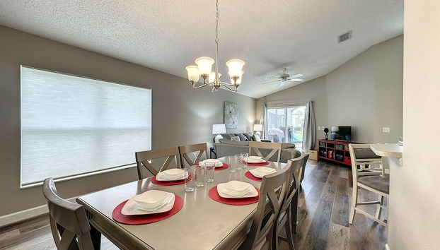 4 Bed 3 Bath in a Gated Community With Pool - Foto 4, Habitación