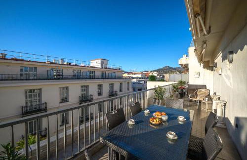 Terrasse ensoleillée sur les toits de Nice - Foto 11