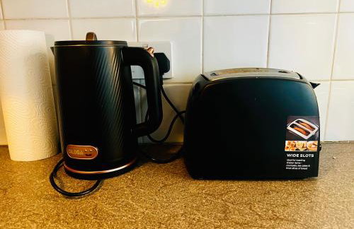 Pristine 2B Guest house near Luton Airport, L&D Hospital, Whipsnade Zoo & Leagrave Train Stn, Contractors - Foto 19