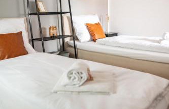 C4S -COME4STAY -InnHarmony- Stilvoll eingerichtetes Apartment für bis zu 8 Personen - Hochwertige Betten I voll ausgestattete Küche I Balkon I Badezimmer I WLAN I Smart TV - Foto 6