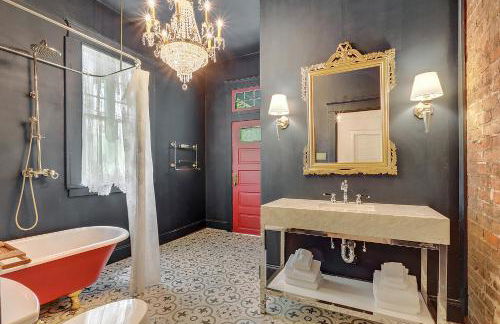 Elegant Renovated House With Relaxing Courtyard - Near FQ - Foto 1