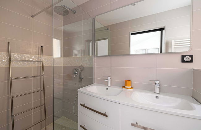 Modern Villa With Heated Pool and Garden - Foto 22