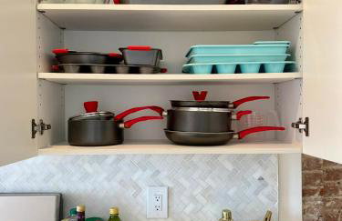 Chic Penthouse with bus stop at doorstep - 15 Minutes to NYC - Foto 66