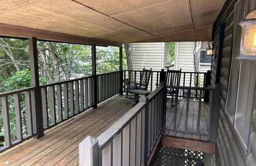 Enchanting Cabin with Breathtaking Sunset and Lake Views in North Carolina - Photo 23