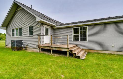 The Country House - Kalkaska Retreat with Fire Pit - Foto 33