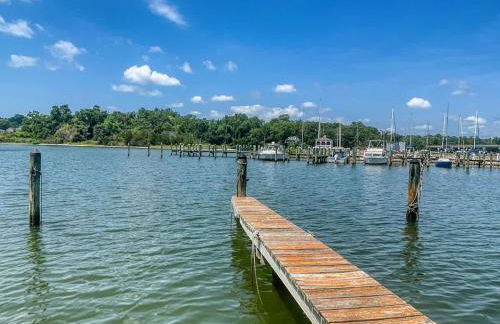 Boho Waterfront Getaway 5 Bedroom Retreat - Foto 1