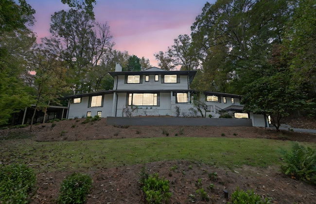 Luxury 7BR Buckhead Oasis w Pool Gameroom Firepit - Foto 34