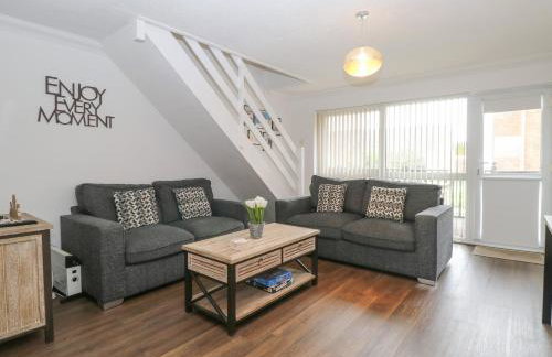 102 Waterside Park - Photo 2