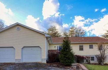 The Basye House - Secluded Mountain Valley Getaway - Foto 60