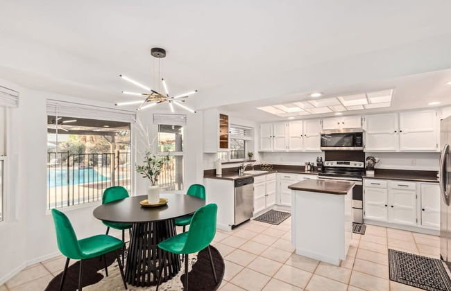 Tiki Paradise w Htd Pool Putt Grn Tiki Bar - Photo 13