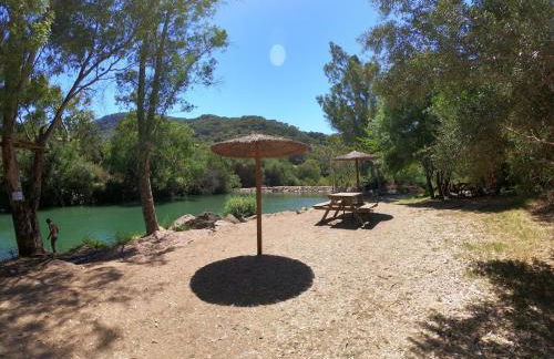 FAMILIAR y UNICA VILLA EN GAUCIN - Foto 9