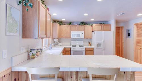 Mckinney Estate w/ Roof Deck Beach & Hike! - Foto 3