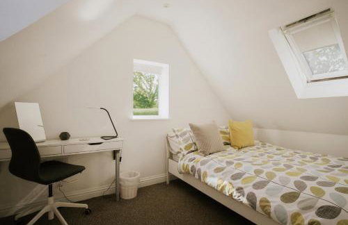 Coach House - Photo 26