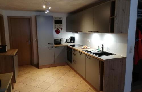 FERIENHOF KATZENMAIER, Bauernhof- und Familienurlaub am BODENSEE, großzügig wohnen, MESSENAH und teils BARRIEREFREI, Spielangebot für drinnen und draußen, Parkplatz am Haus, gute ÖPNV-Anbindung - Foto 10