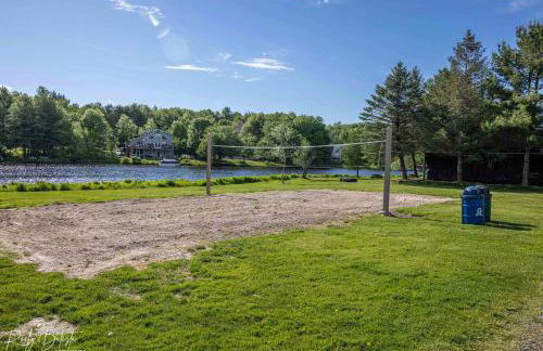 Evergreen Escape Hot Tub Firepit Resort Pool - Foto 55