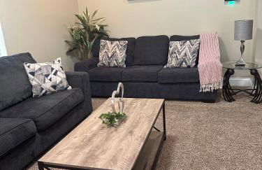 Cozy 3BR 2BA Retreat, Fast Wi-Fi, Free Parking -A- - Foto 9