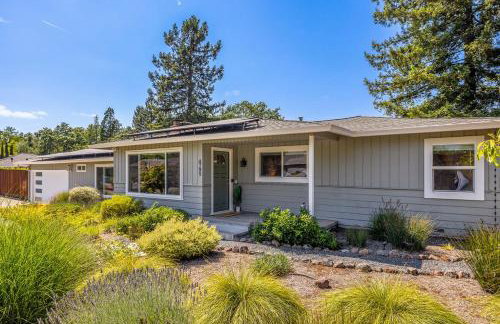 Happy House Getaway - Pool, Hot Tub & Wine Country - Foto 5