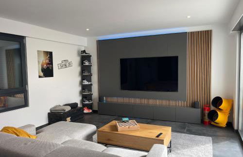 Full House, Jacuzzi, Netflix, 8 pers, free Parking 10' Colmar - Foto 3