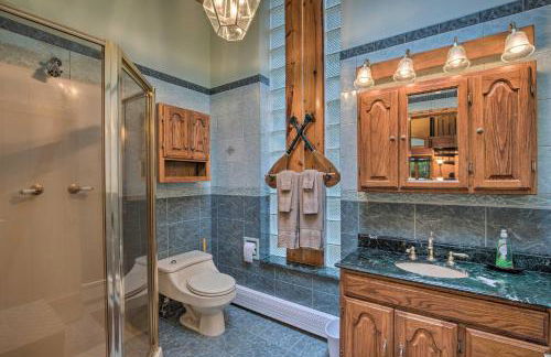 Remote Long Island Lakefront Cabin with Deck and Grill - Foto 13