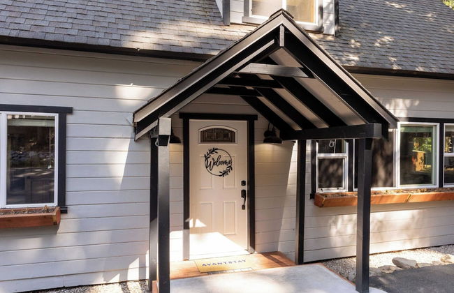 Sweet Pine Deck + Hot Tub, Cozy Modern Interior Close to Ski Resort! - Foto 20