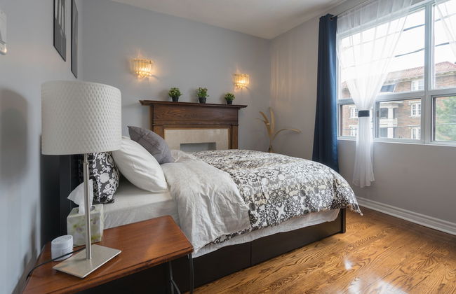 Applewood Suites - 4 BDRM King West - Photo 11