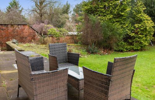 NEW Apartment with Pool Table and Parking Sleeps 7 - Foto 41