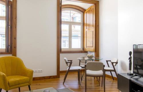 Chiado Stylish Bright Apt with AC - Photo 8