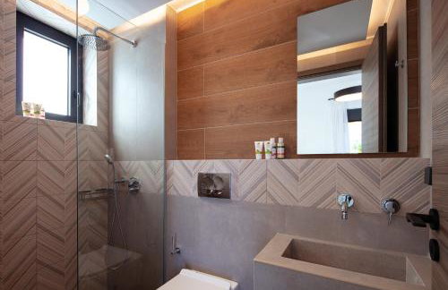 Sunnyside Villas, Just Steps to the Beach & Restaurants, By ThinkVilla - Photo 80