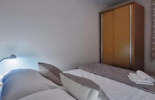 House Zlatni otok - Photo 12