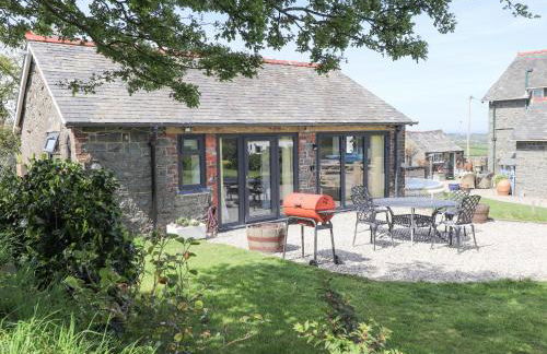 Ael-y-bryn - Photo 1