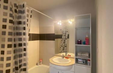 T2 en résidence avec piscine commune - Photo 4