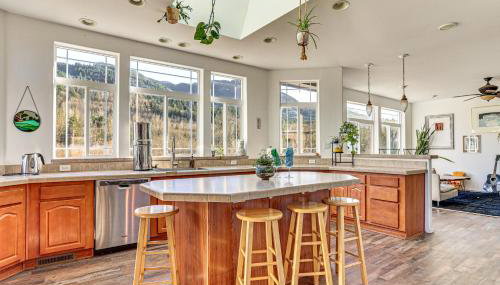 Nature Art Retreat on Breckenridge Creek with Pond! - Foto 3