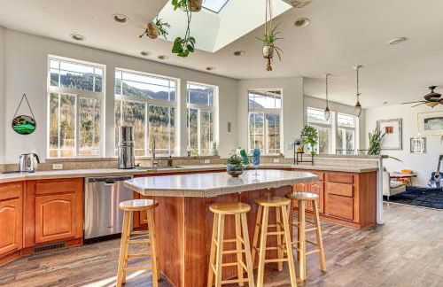 Nature Art Retreat on Breckenridge Creek with Pond! - Foto 8