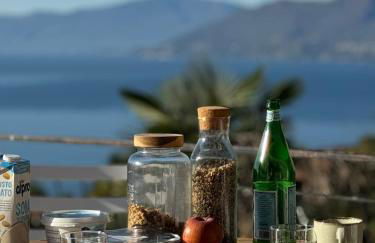 Artsy Italian lake retreat with stunning views! - Foto 51