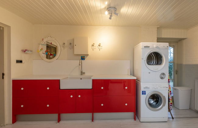 Charming Beach Villa With Thatched Roof - Photo 33