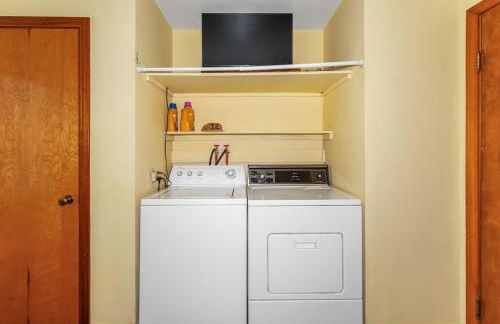 Cedaroma private Home in Resort to relax in the northwoods - Photo 32