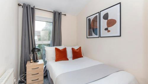 House - Sleeps up to 10 & Free Parking - Foto 5