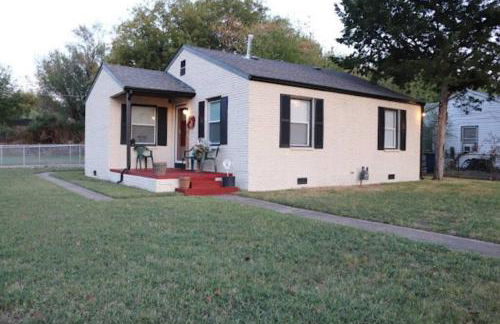 Charming 2 bedroom Retreat minutes from Downtown - Foto 1