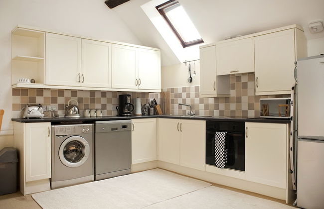 Bryn Melyn Farm Cottages- 5 Luxury Cottages In A Stunning Setting with Wood Fired Hot Tub - Photo 14