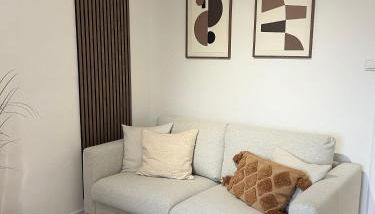 MEGHA Living - 2 Zimmer Appartments mit Küche - Zentral - Foto 1